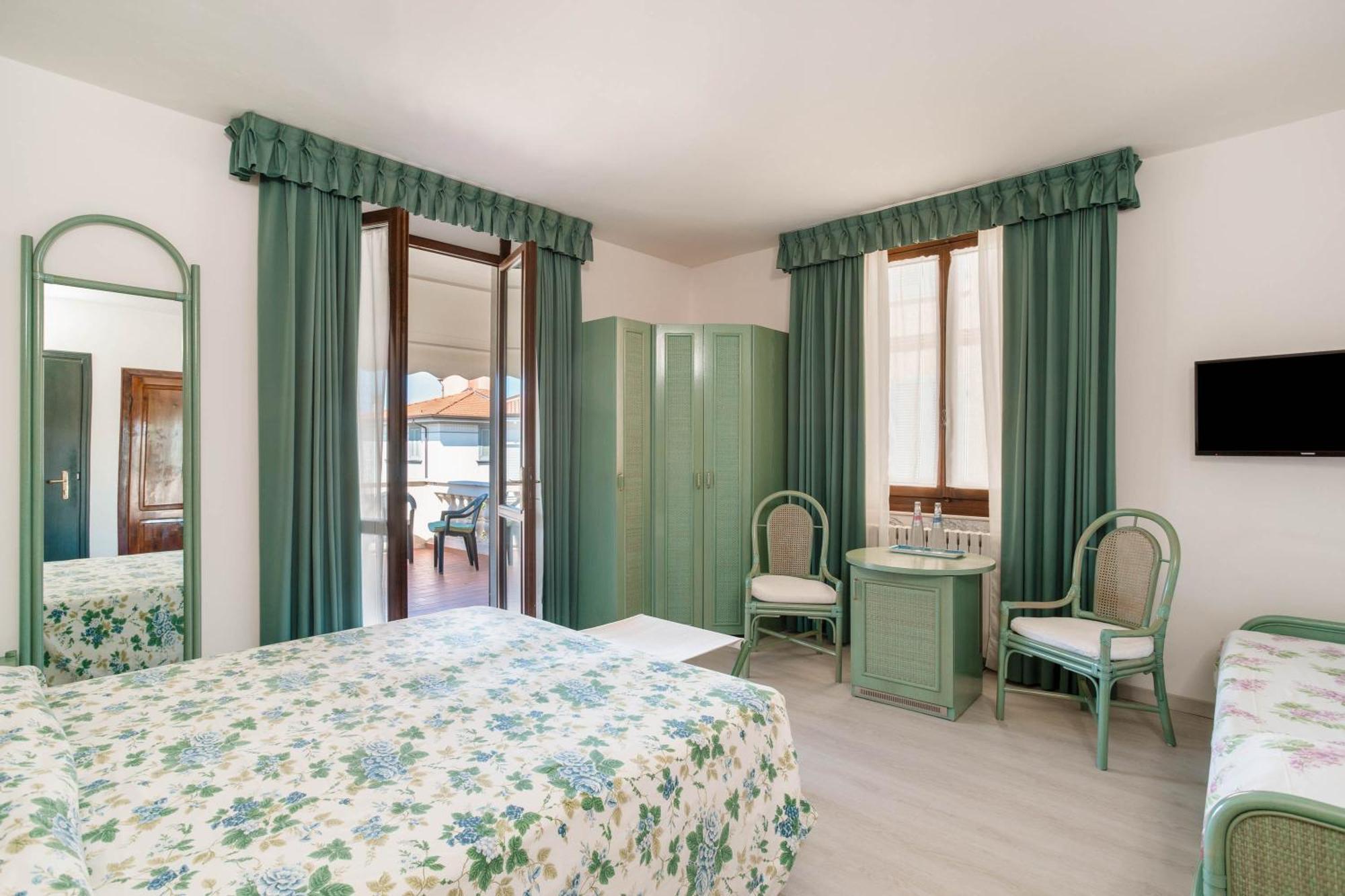 Hotel Sonia Форте-деи-Марми Экстерьер фото